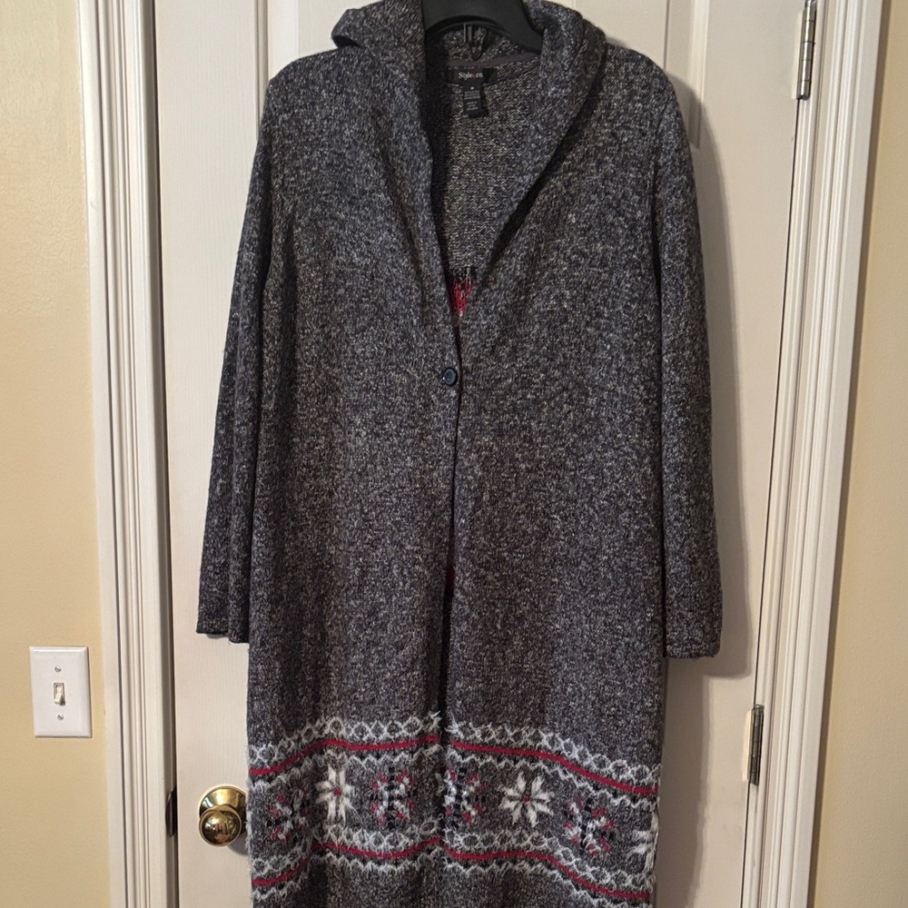 Gray Hooded Cardigan With Pattern - image 1